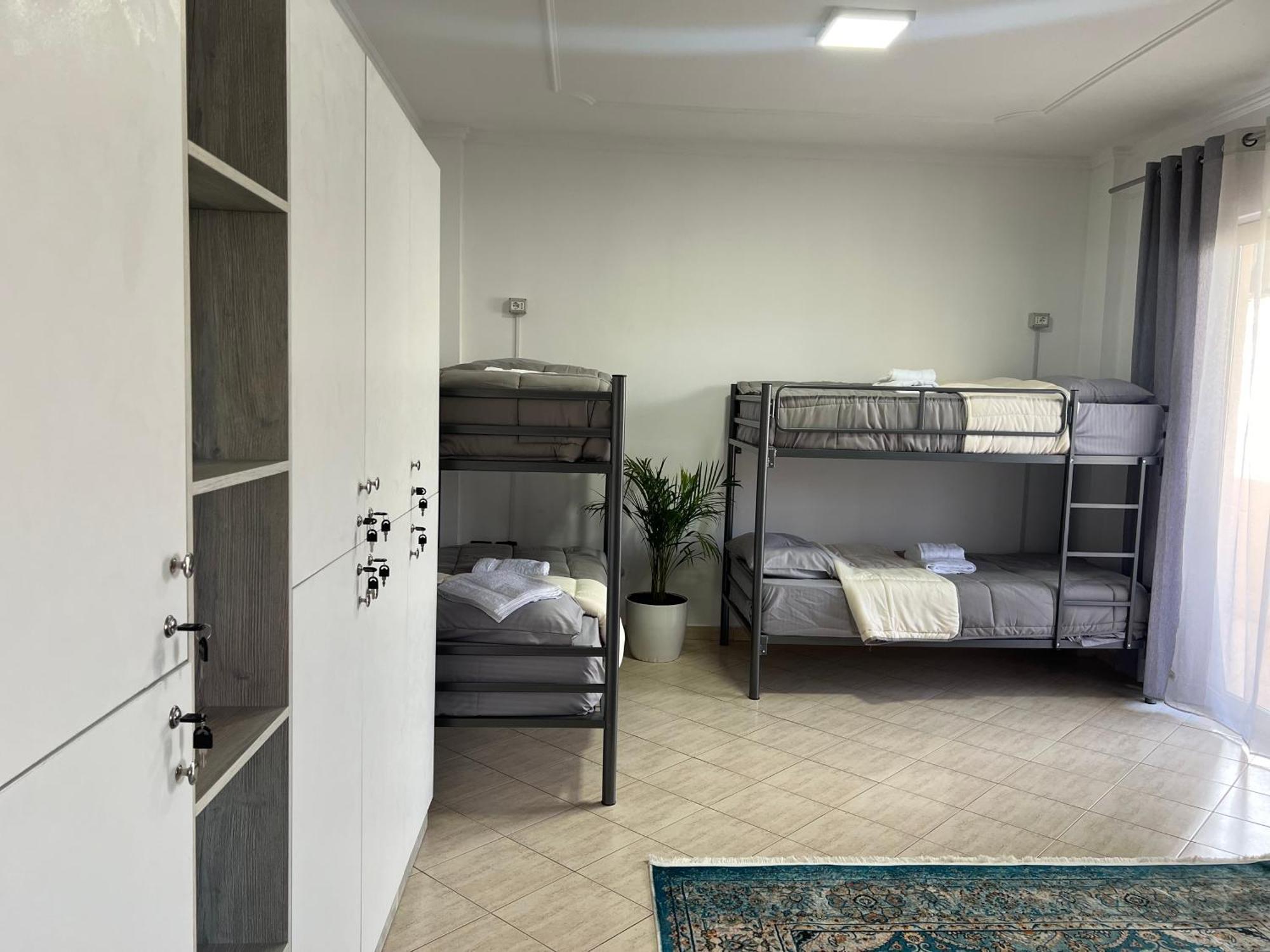 Hostel By Fenix تيرانا المظهر الخارجي الصورة